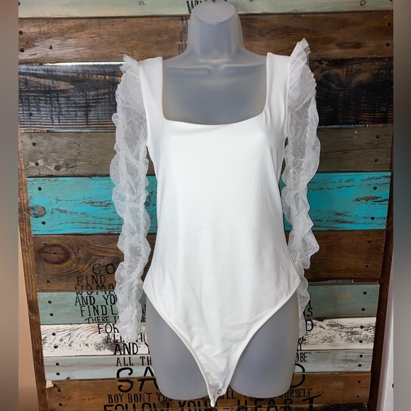 SO Lace sleeve Square neckline Bodysuit M - Picture 1 of 11